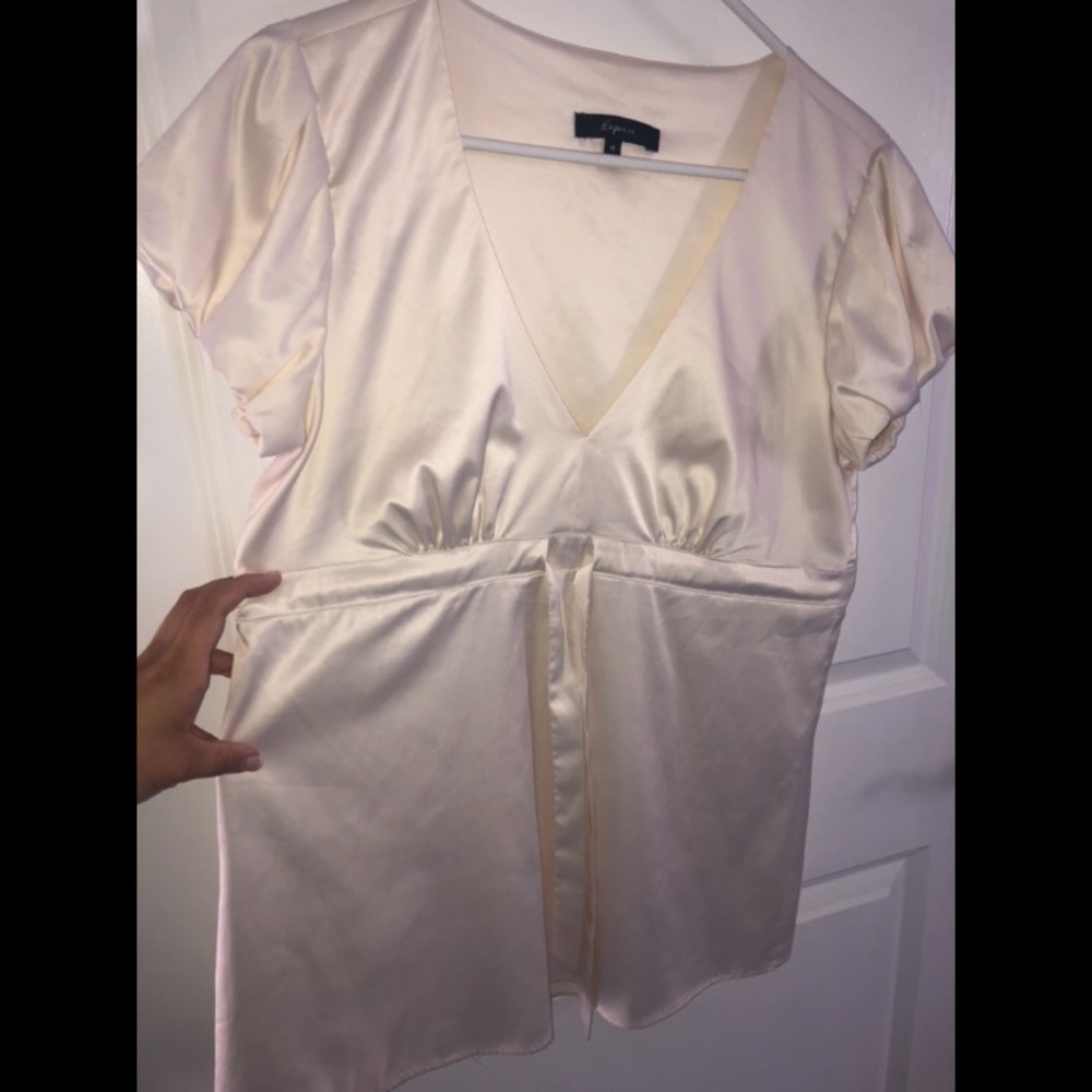 SOLD ✅ 🛍Express vintage satin blouse